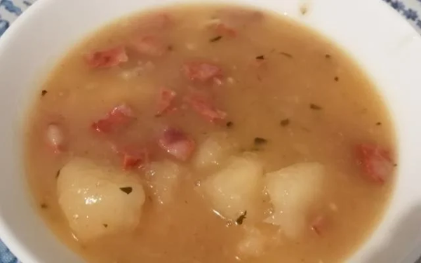 Sopa de mandioca da Dona Izaura