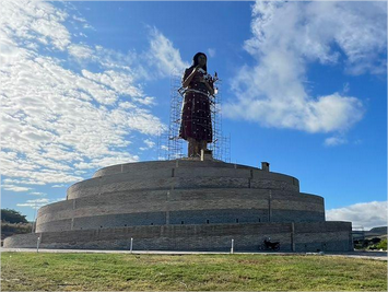 Nova estátua da beata Benigna causa polêmica no Cariri; entenda